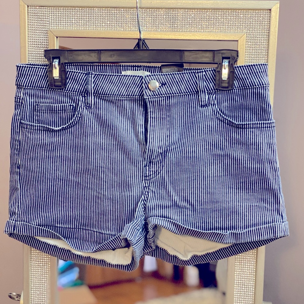 H&M striped jean shorts size 8
